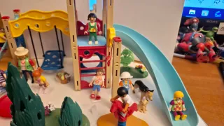 Playmobil Parque Infantil con 10 Figuras
