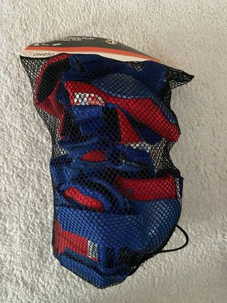 Patines niño talla 30-32 + protecciones