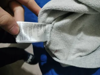 Felpa H&M Grigia con Cappuccio Rosso