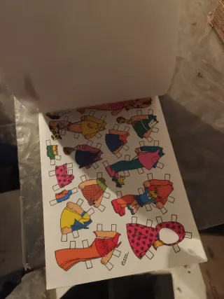 Libro muñecas recortables