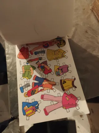 Libro muñecas recortables