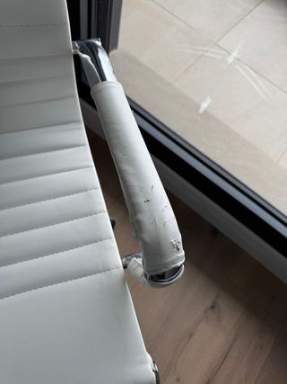 Silla de oficina blanca