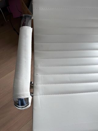 Silla de oficina blanca