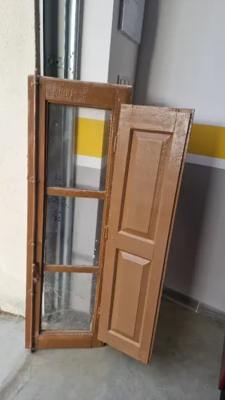 Ventana antigua de madera