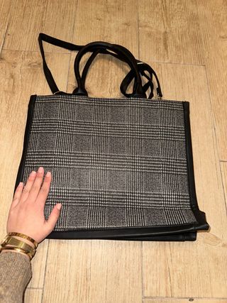 Bolso de cuadros diplomático