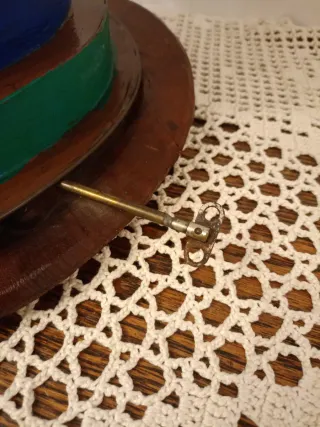 Antiguo tiovivo alemán finales S.XIX autómata.