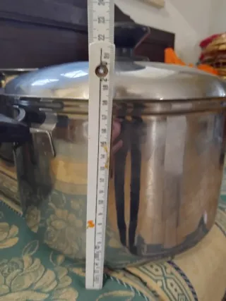 Una Pentola Acciaio Inox 18/10