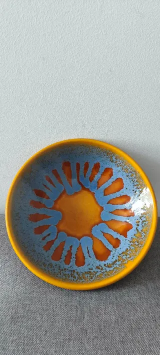 Original Plato de cerámica amarillo vintage