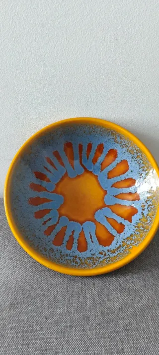 Original Plato de cerámica amarillo vintage