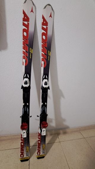 Esquis Atomic. Buen estado