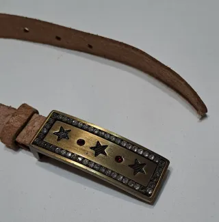 Cintura marrone chiaro con fibbia metallica