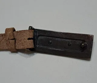 Cintura marrone chiaro con fibbia metallica