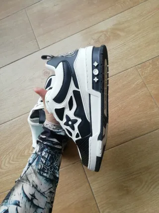 Zapatos Louis Vuitton Negros y Blancos