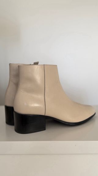 Botas de Piel Beige con Tacón