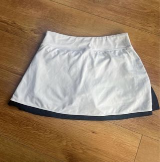 Falda deportiva Nike blanca y negra