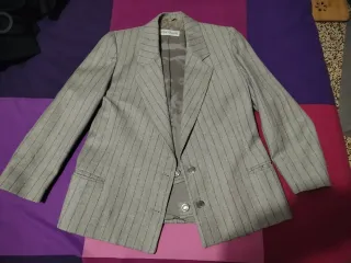 Giacca grigia a righe