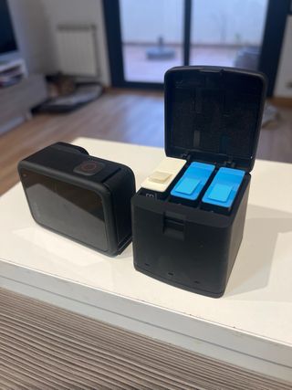 GoPro Hero 11 Black + Cargador con 3 baterias