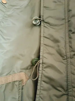 Parka militar verde con capucha