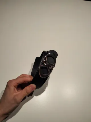 Cinturón Negro Hombre con Hebilla Metálica Ovalada