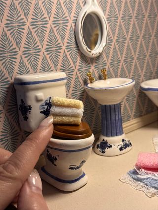 Casa de muñecas: Baño completo + tocador