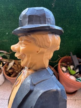 Figura de madera payaso