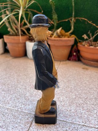 Figura de madera payaso