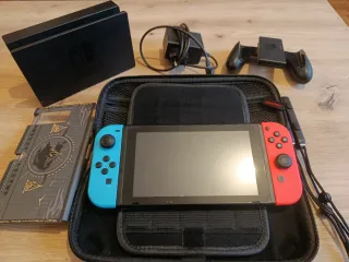 Nintendo Switch Azul/Rojo + Accesorios