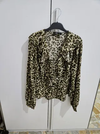 Blusa con estampado leopardo
