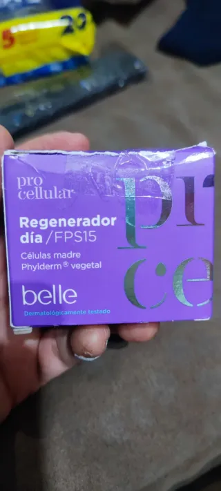 Crema Belle Regenerador Día FPS15