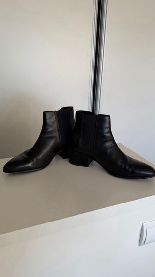 Botines de tacón de piel negros