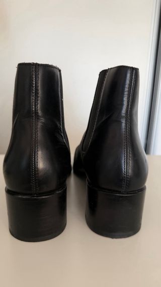 Botines de tacón de piel negros