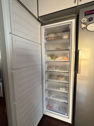 Congelador Beko plateado