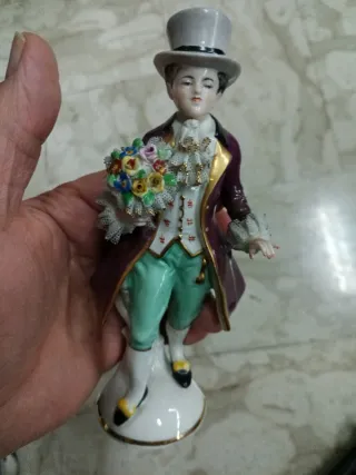 Statuina in porcellana Frankenthal Dresda Germania