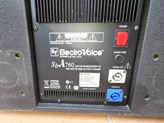 Altavoces Autoamplificados EV