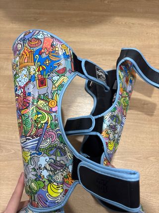 Tibiales Top King Azul Cuero Dibujos