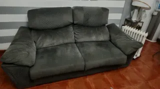 Sofá de tela gris