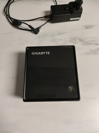 Gigabyte GB-BACE-3160 Mini PC