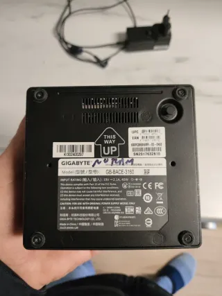 Gigabyte GB-BACE-3160 Mini PC