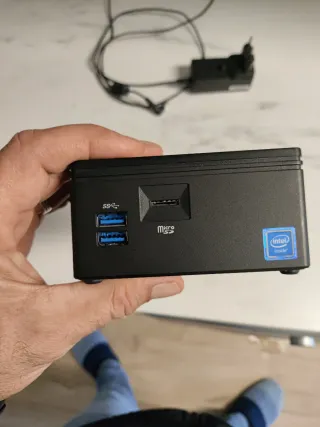 Gigabyte GB-BACE-3160 Mini PC