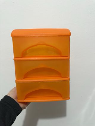 Cassettiera portaoggetti arancione