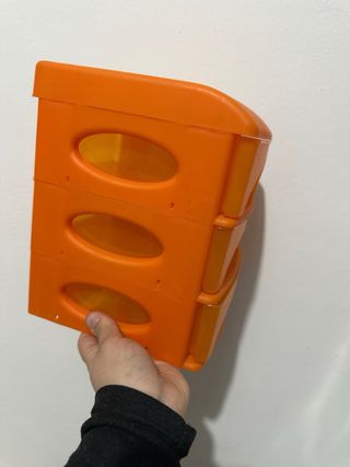 Cassettiera portaoggetti arancione