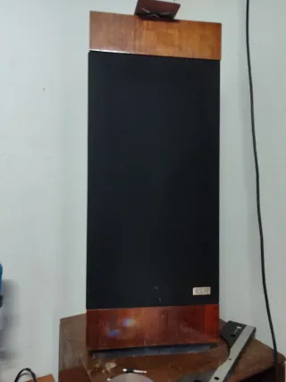 Altavoces Vintage KLH Baron Marrones