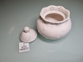 Zuccheriera in porcellana bianca