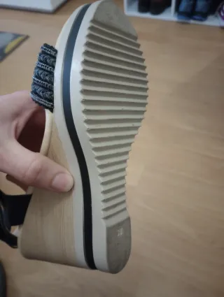 Sandalias Dorking (Fluchos) Plataforma Beige Negra