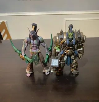 Warcraft:Juego(incluye expansión)+Monopoly+Figuras