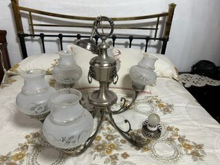 Lámpara de techo antigua de cristal y metal