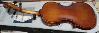 Violín con arco y funda