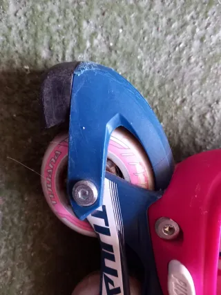 Patines en línea rosas y azul