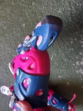 Patines en línea rosas y azul