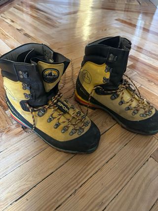 La Sportiva Botas Alta Montaña Amarillas